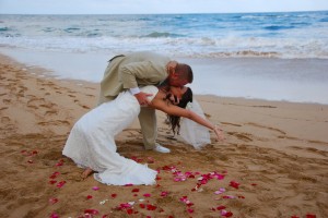 Lydgate beach wedding pose