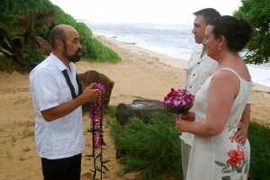 beach-wedding-spots-on-kauai-lydgate